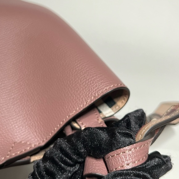 Burberry bucket bag - Picture 15 of 16